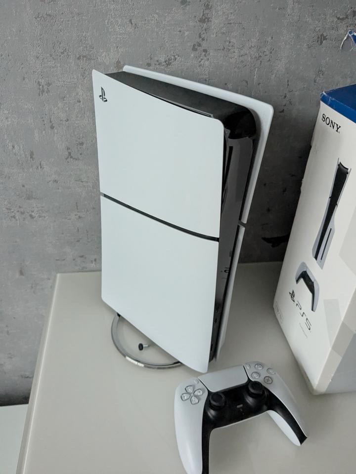 PlayStation 5 Slim 1TB - 2