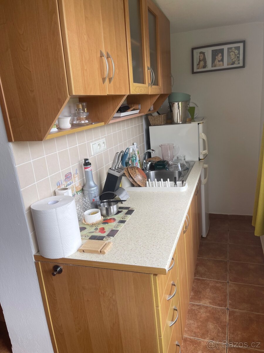 Prodám zachovalou kuchyňskou linku - 2