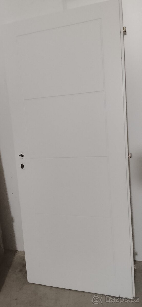 Dveře bílé, profilované 80L - 2