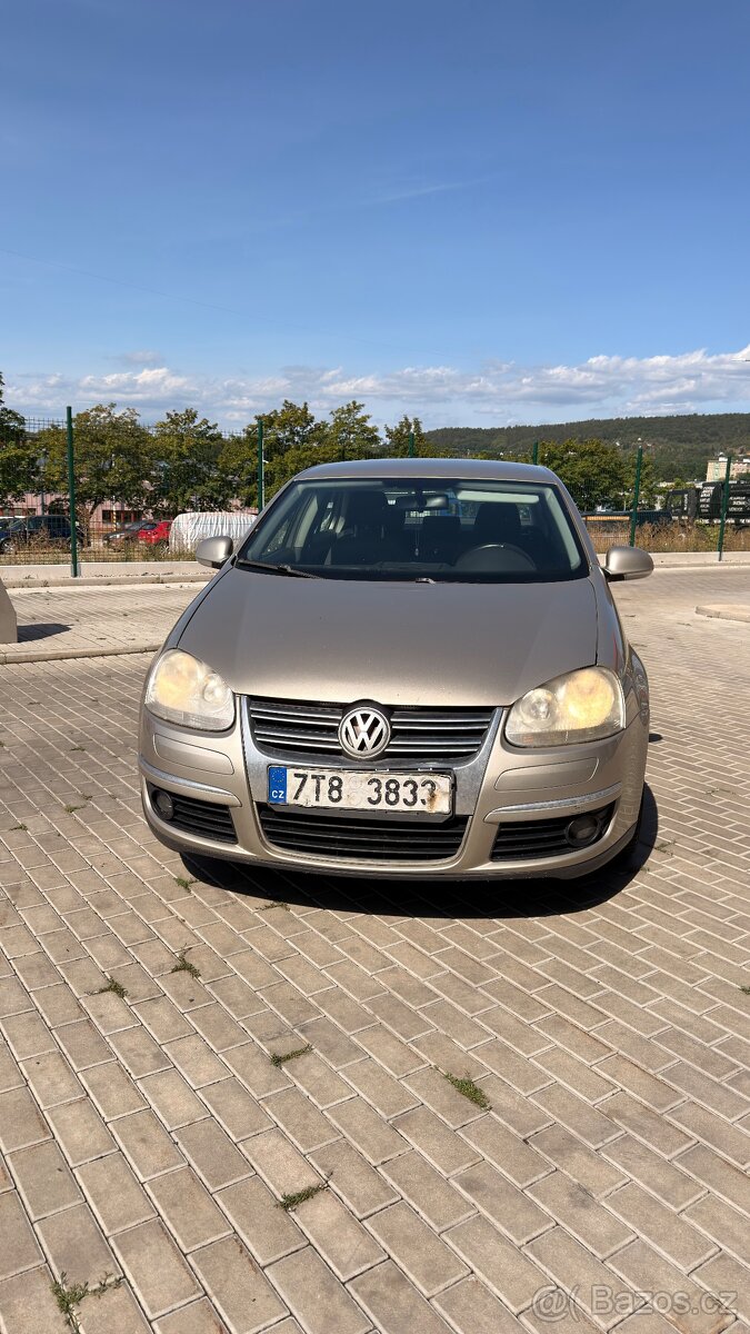 Volkswagen Jetta - 2