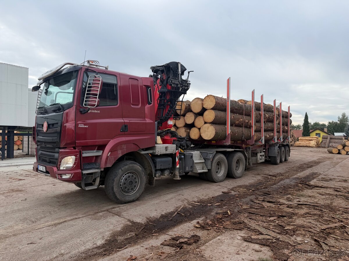 Tatra s HR a návěsem do lesa - 2