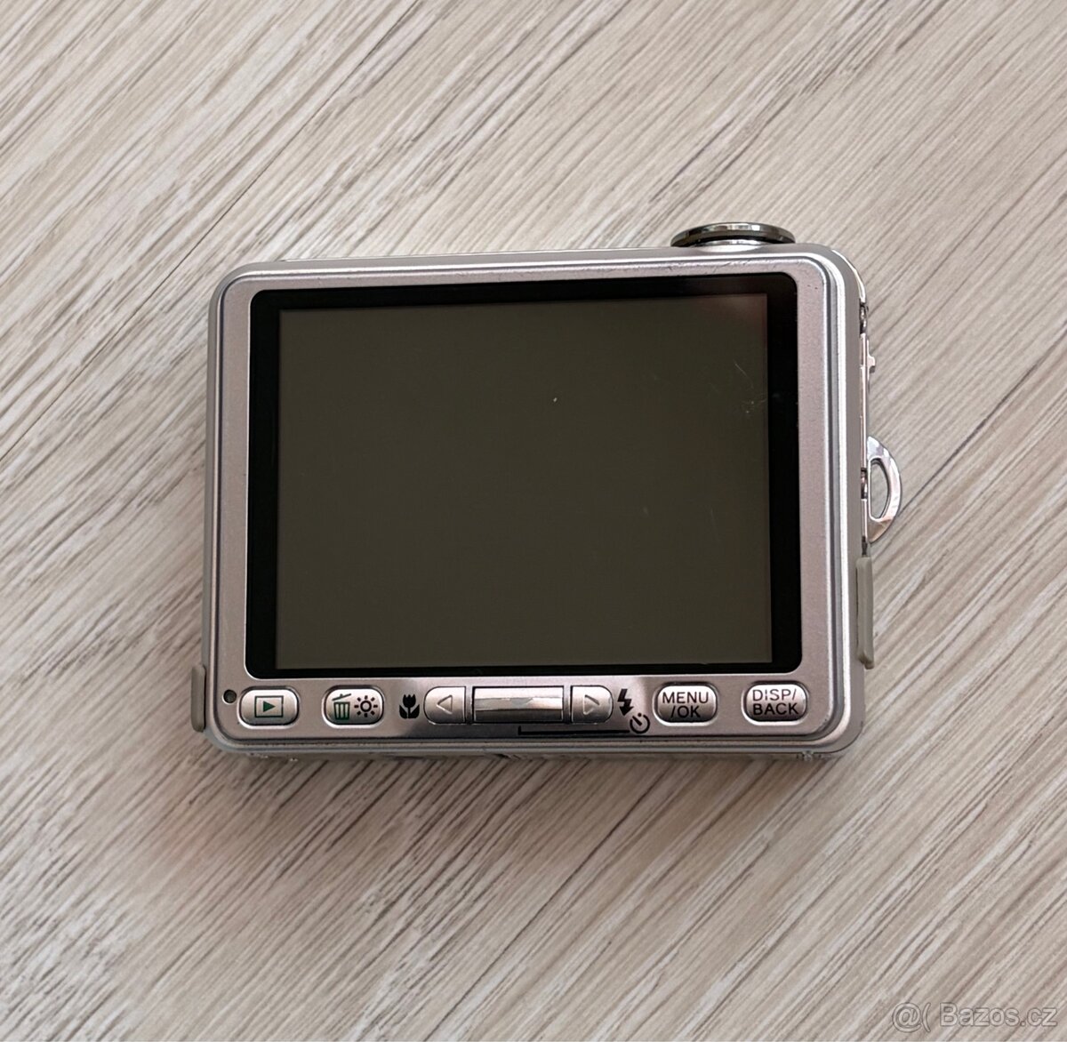 Fujifilm FinePix V10 Super CCD HR - 2