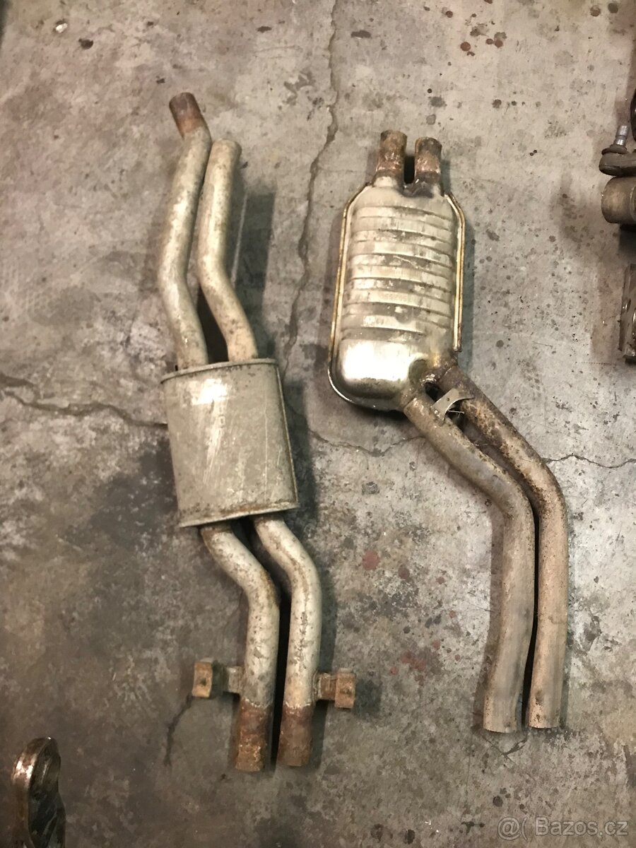 E46 330i Touring Spousta dílů - 2