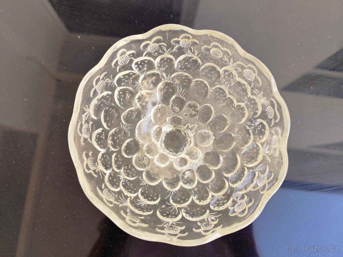 SKLENĚNÝ POHÁR se vzorem JAHOD - 2