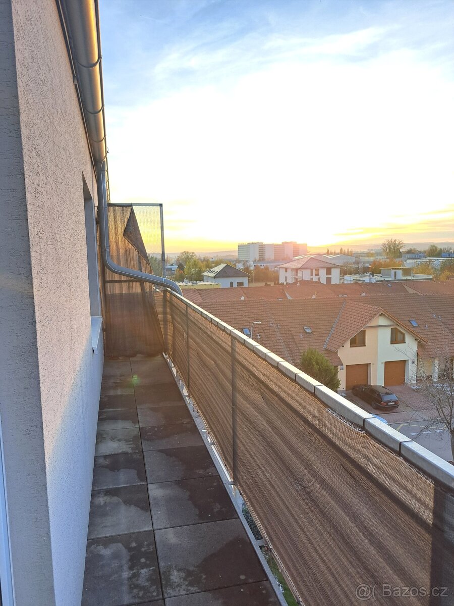 Pronájem moderního 2+kk s terasou a parkováním ve Slatině - 2