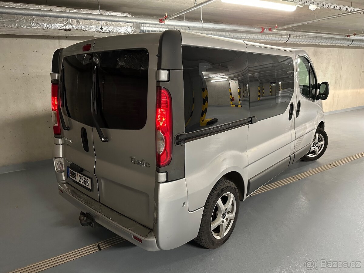 Pronájem dodávka 6 míst - 2