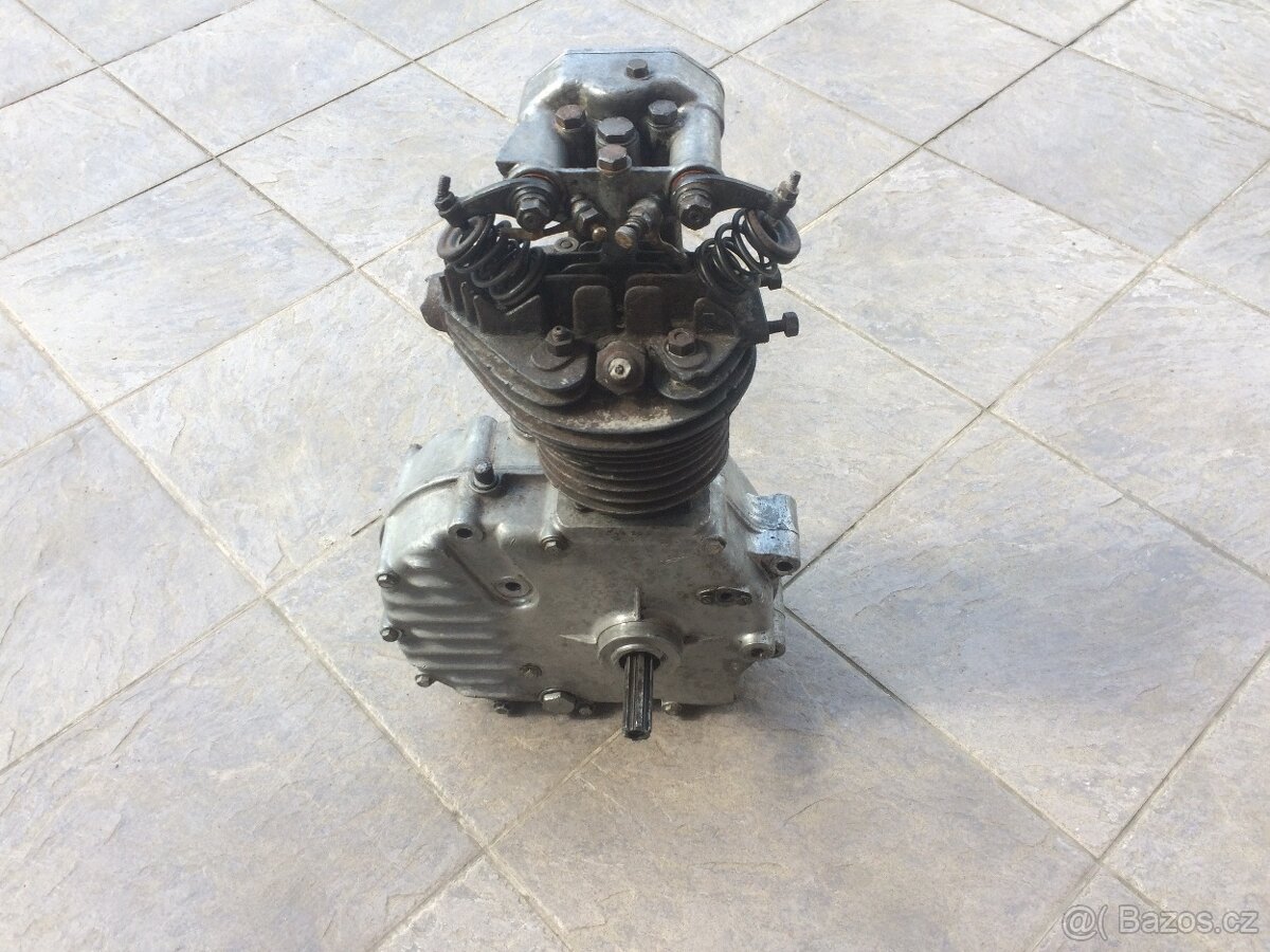 NSU 201 OSL litinová hlava - 2