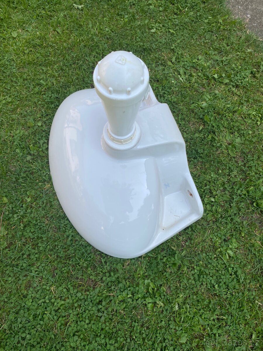 Malé umyvadlo se sifónem - 2