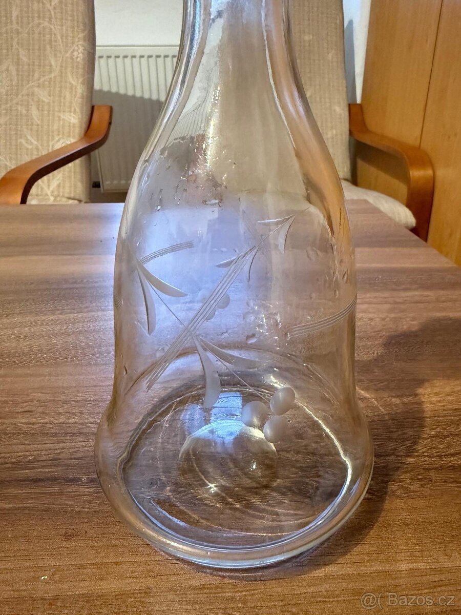 Prodám skleněnou karafu - 2