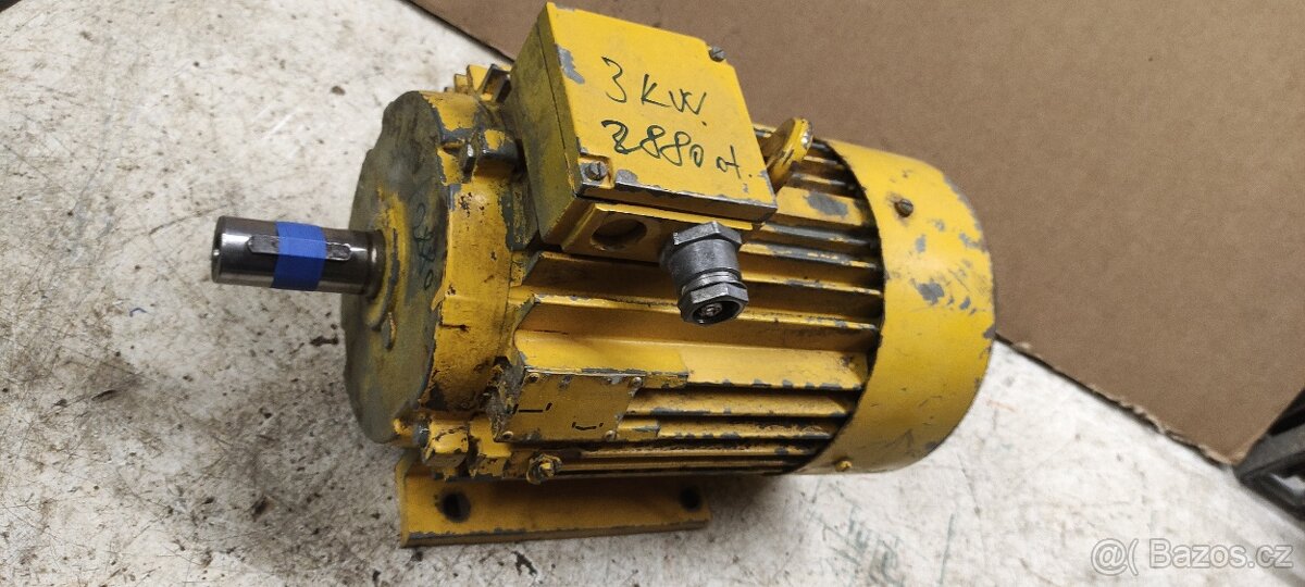 elektromotor patkový 3kW/2900ot./380V - 2