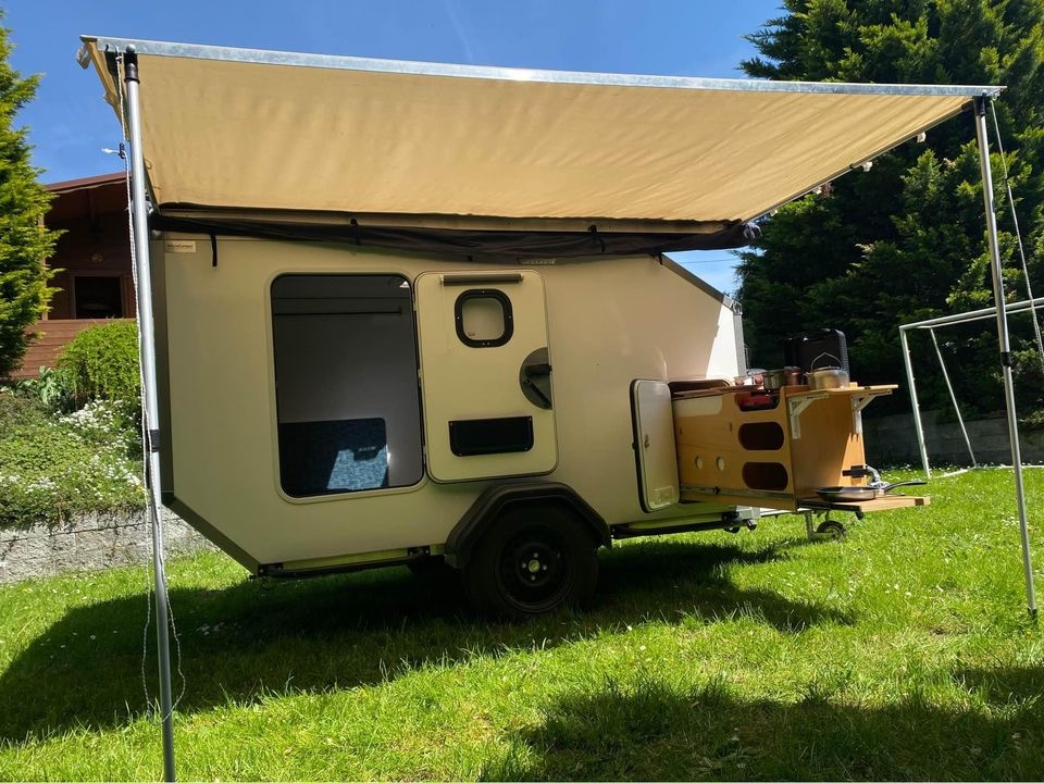 Karavan, obytný príves. - 2