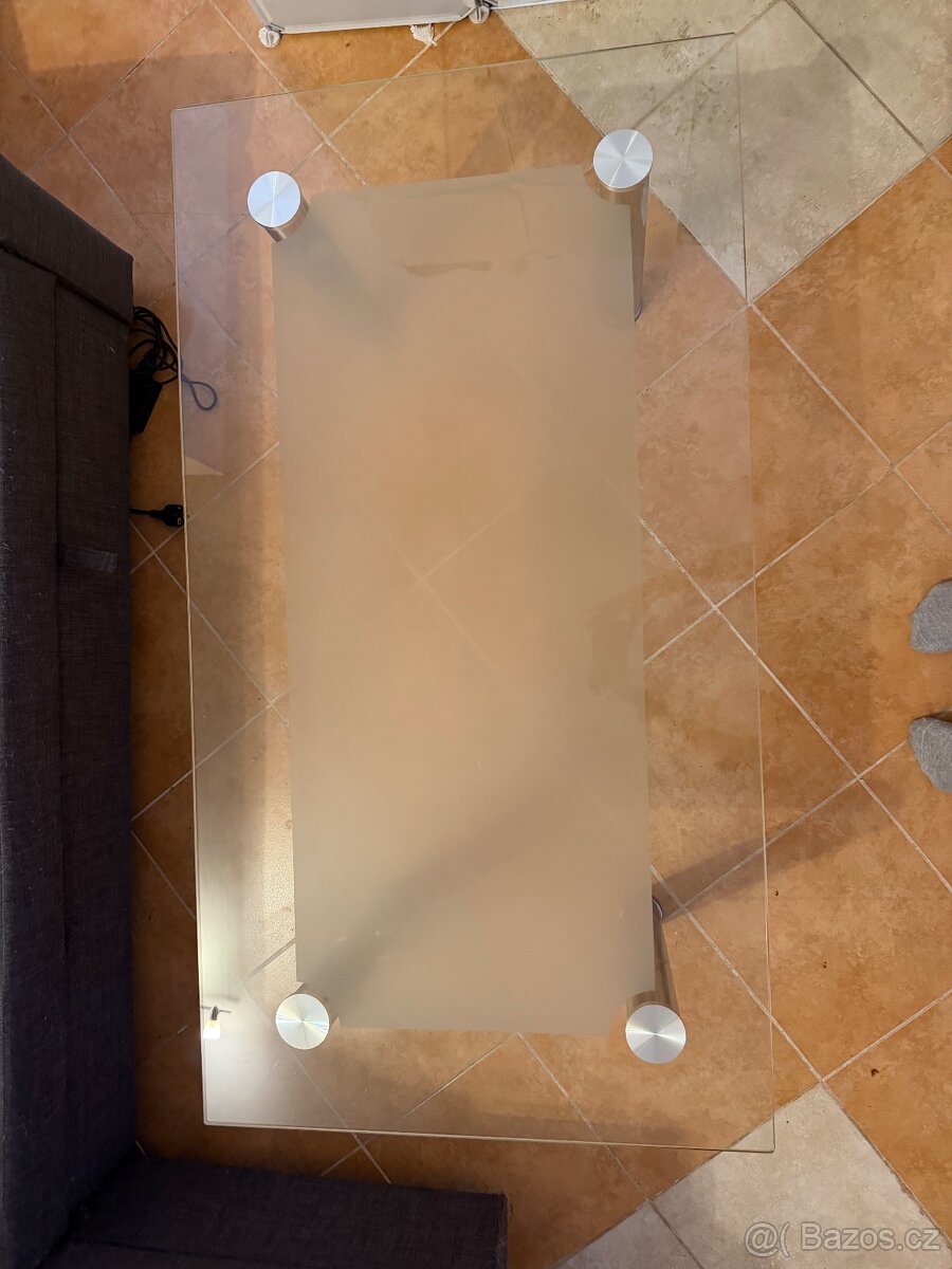 Skleněný konferenční stolek - 2