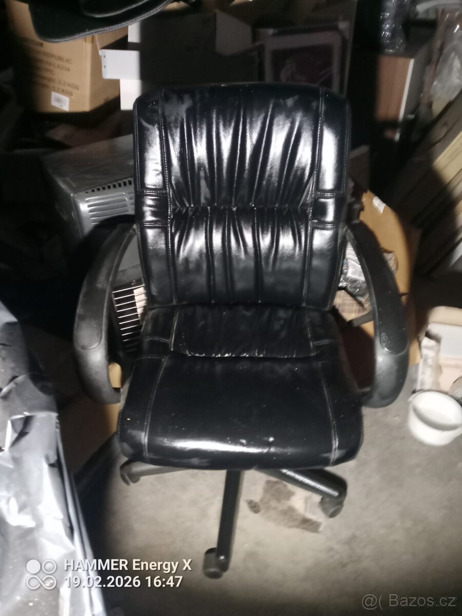 Koženkové křeslo-knacelářské - 2