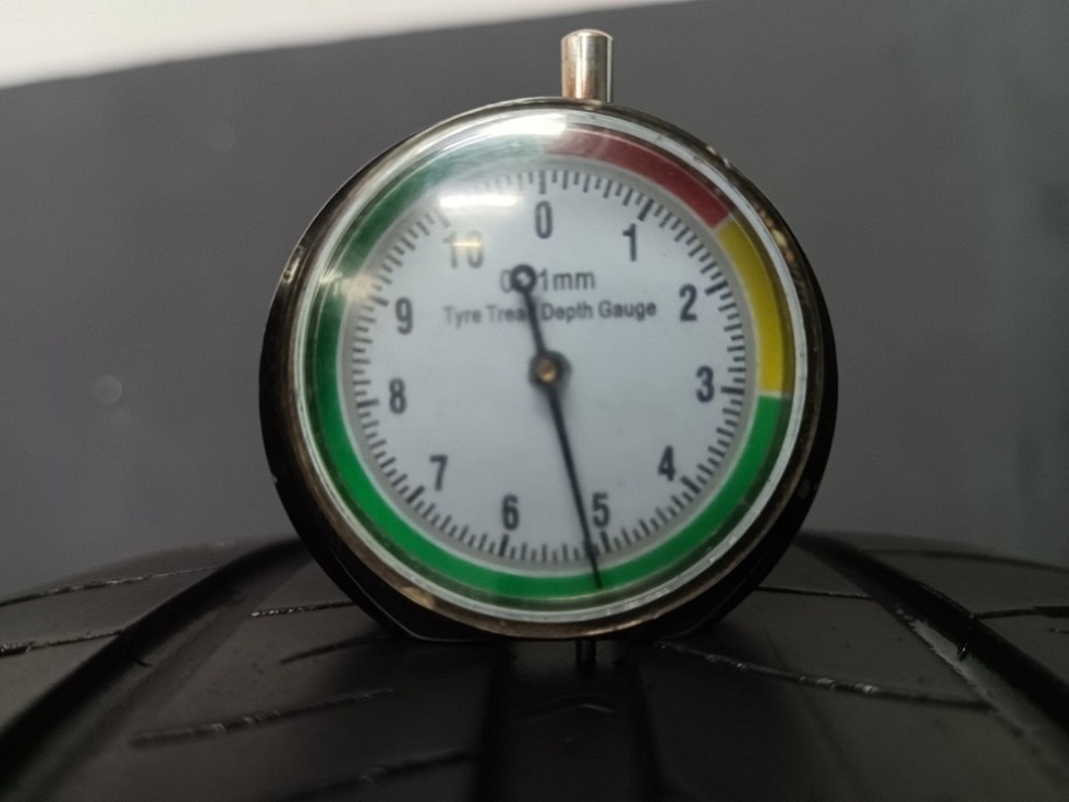 205/60 R16 MICHELIN (3918) - 2