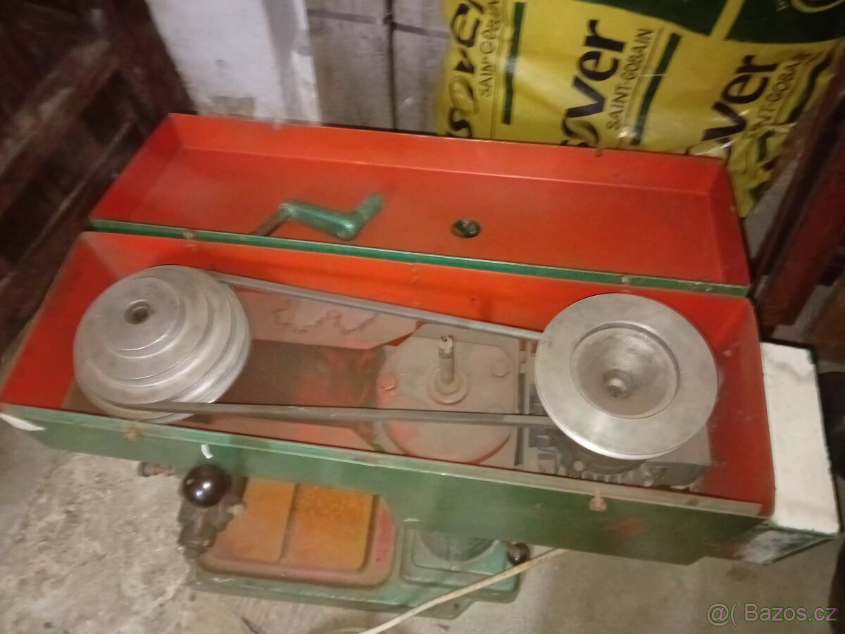 Sloupová stojanová vrtačka - 2