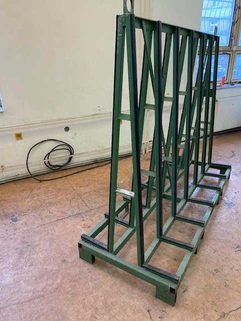 Stojan pro přepravu oken. - 2