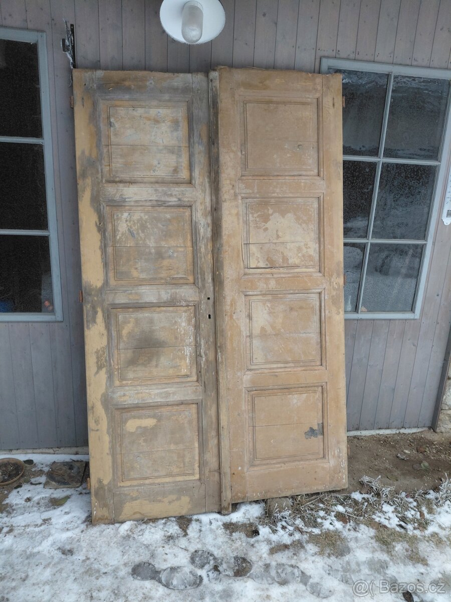 Staré dvoukřídlé dveře - 2