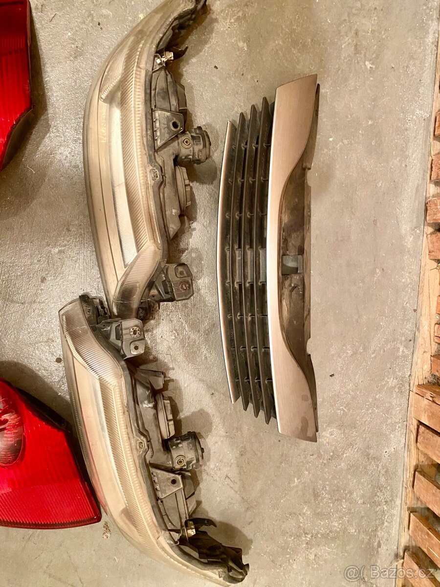 Díly Renault Laguna II xenon - 2