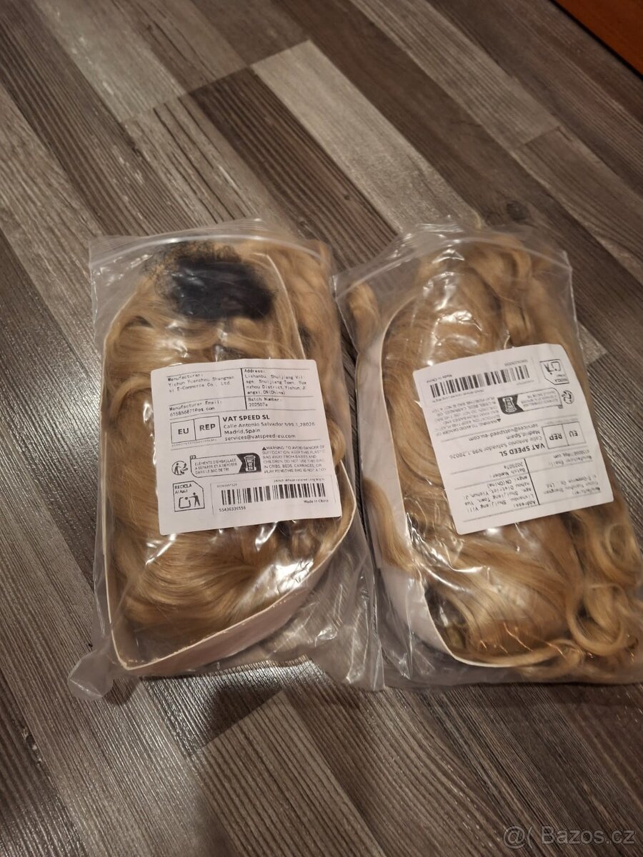 Paruky a věnečky - 2