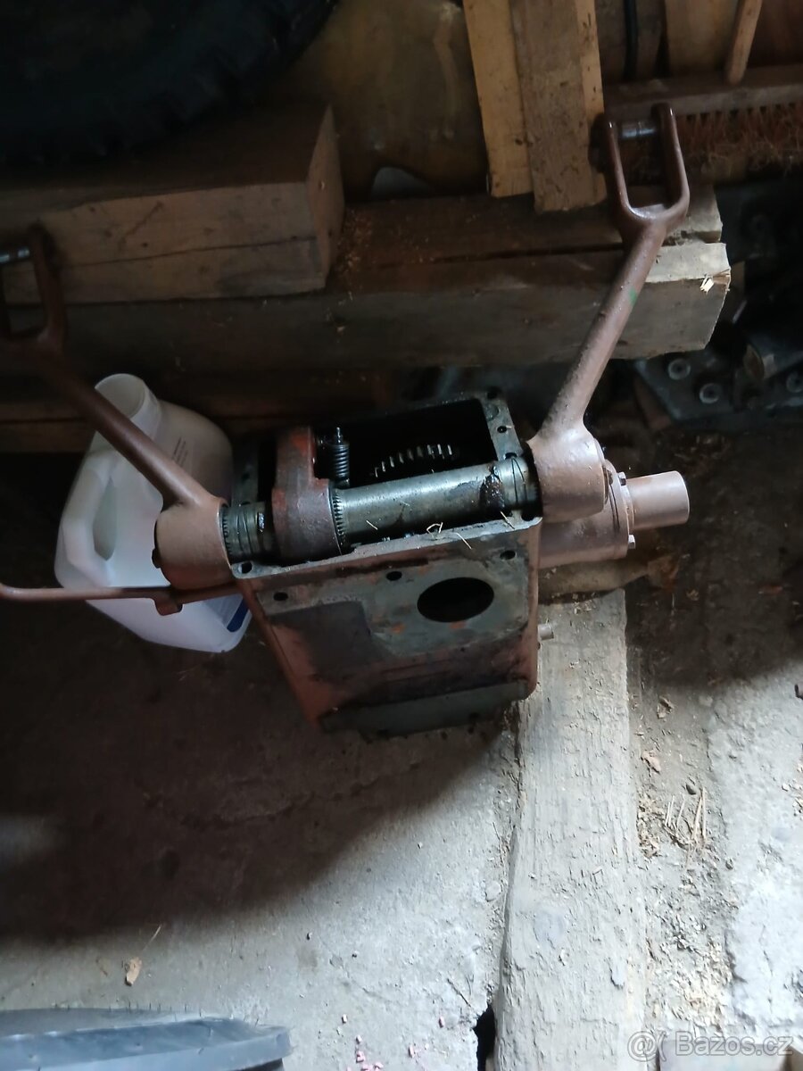 Prodám vše do hydrauliky na ZETOR25 - 2
