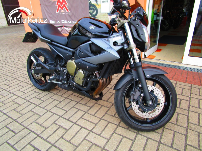 Yamaha XJ6 - 2