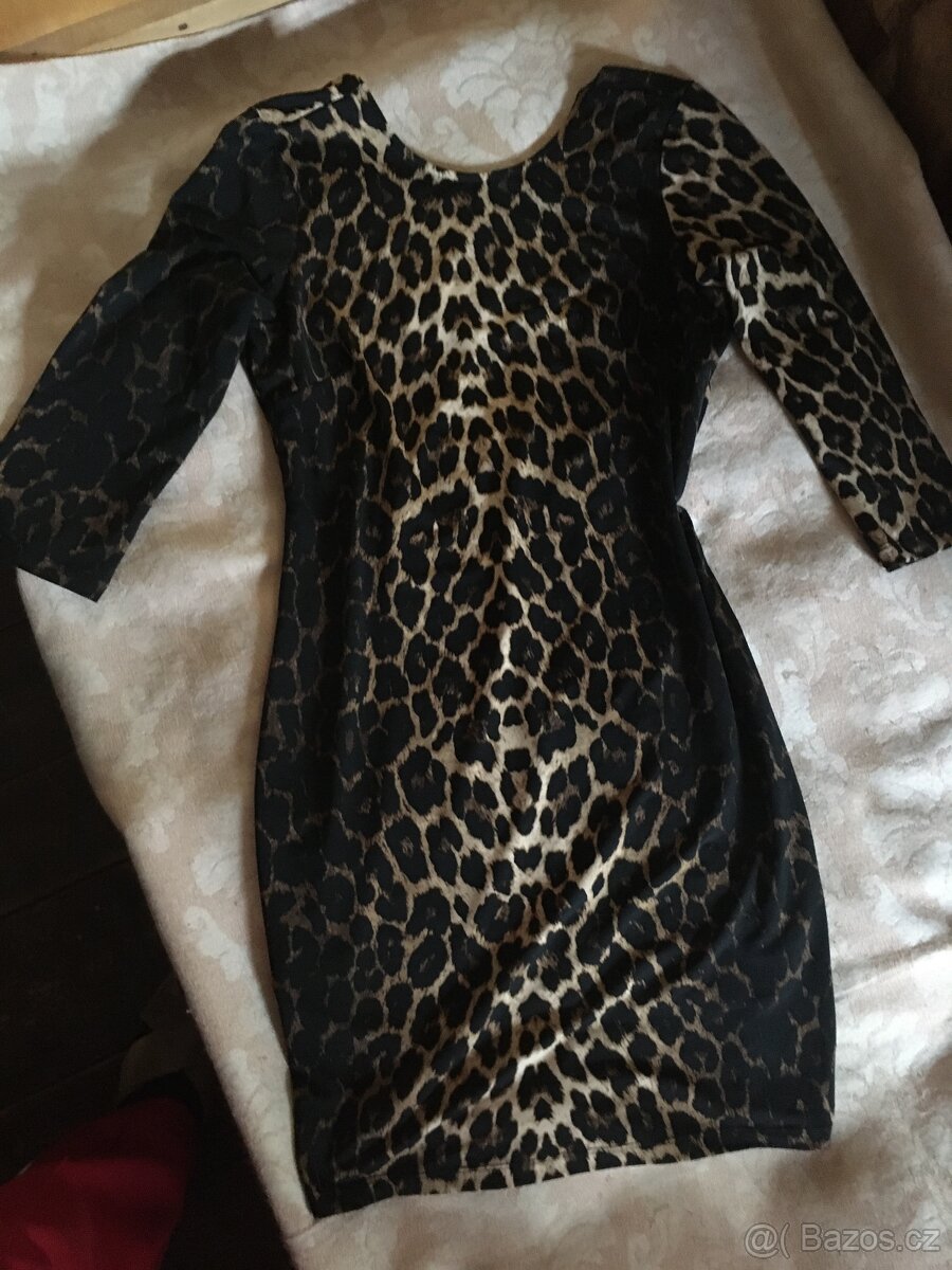 Šaty a kostýmek - 2