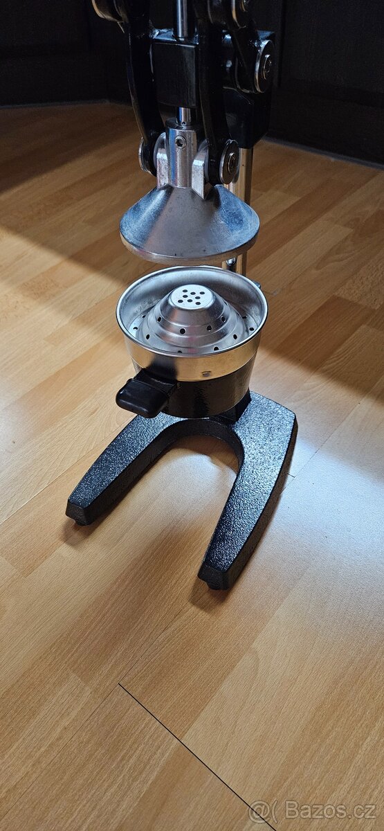 Ruční lisovač granátových jablek a citrusů - 2