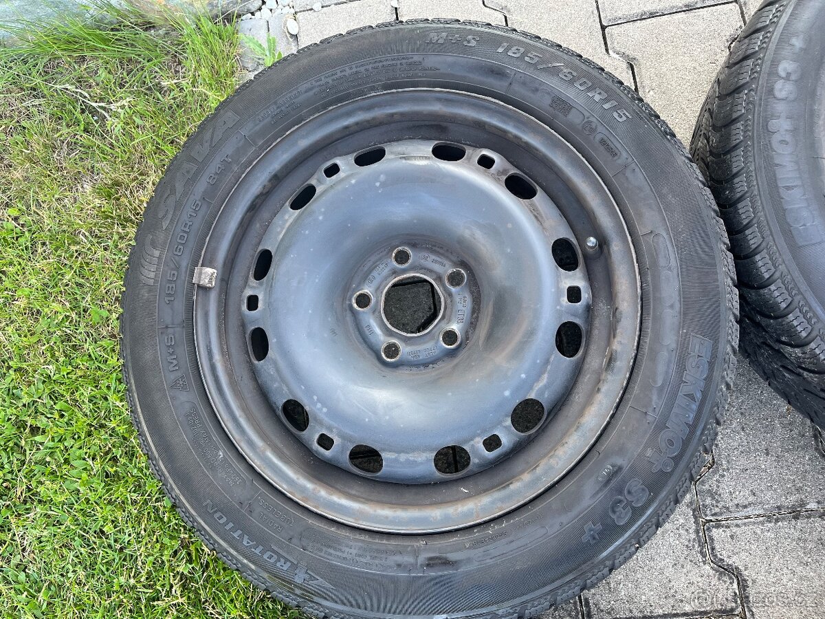 4x plechové disky 5x100 R15, zimní pneu 50% - 2