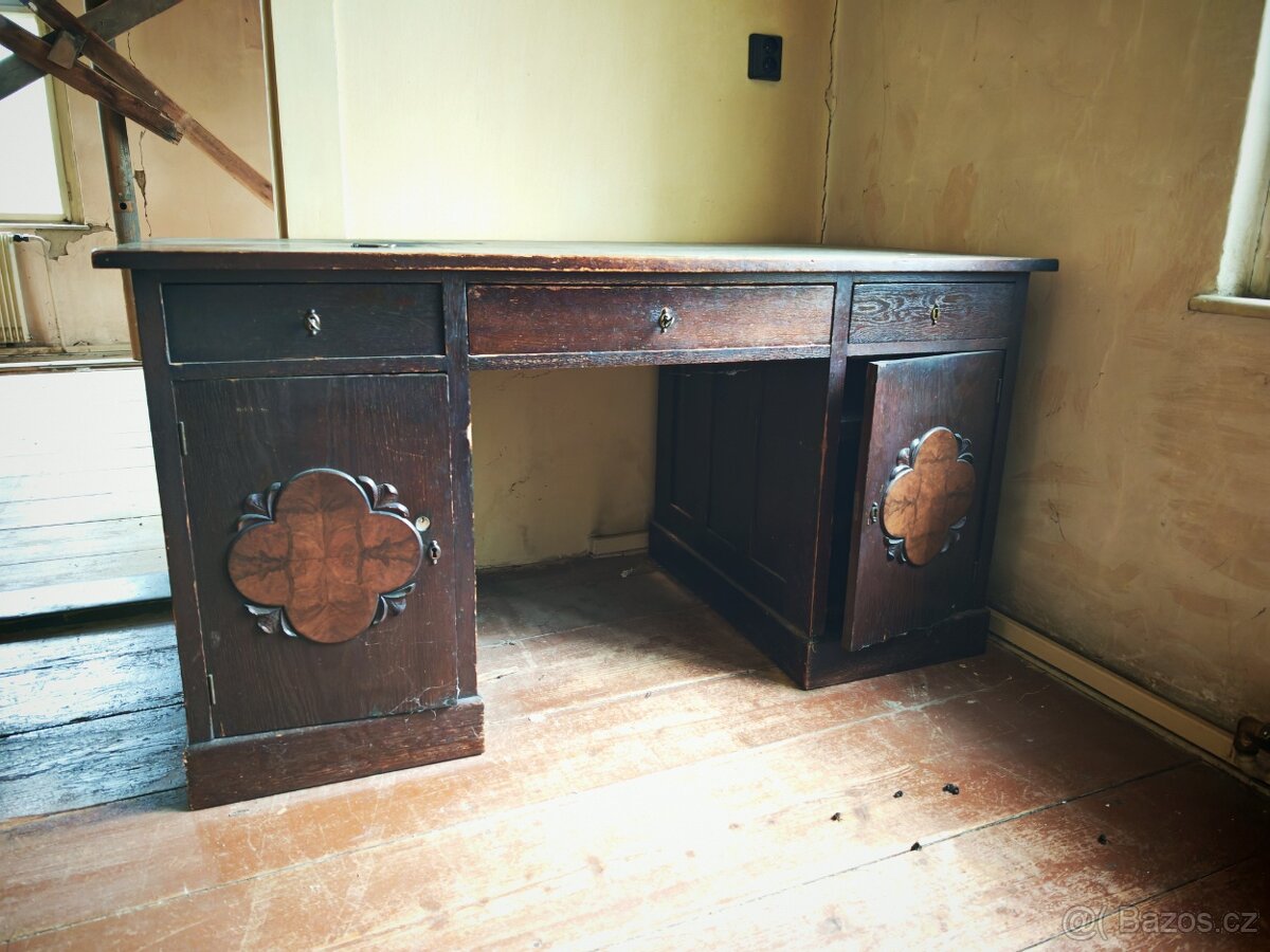 Starožitný stůl černé barvy z masivu - 2