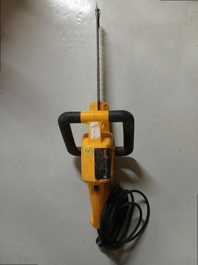 Dewalt Alligator pila DW 390 + náhradní listy - 2