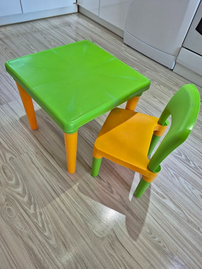 Dětský stoleček a židlička - 2