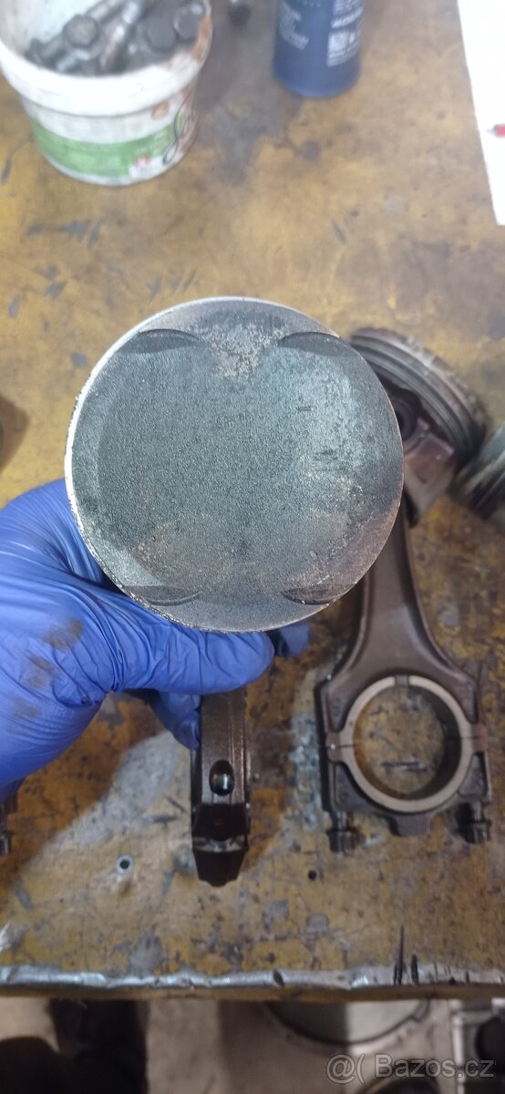 Písty ojnice BMW m42b18 1.8is - 2