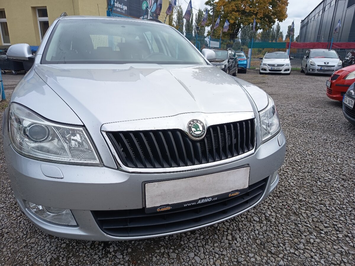 Škoda Octavia Combi 1,6TDI Elegance NAVI - 2