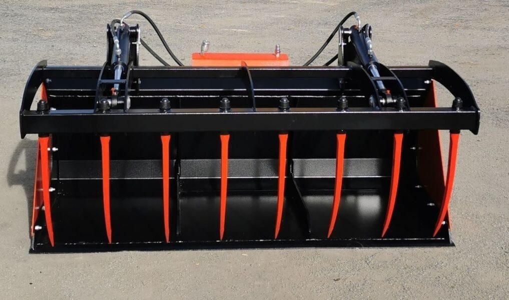 LOPATA S PŘIDRŽOVAČEM MASIVNÍ - 2