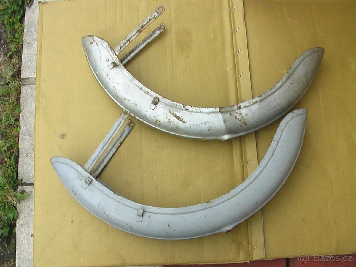 Stadion S 22 - Přední blatník. - 2