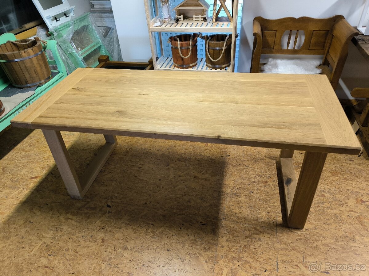 Jídelní stůl masiv dub - 2