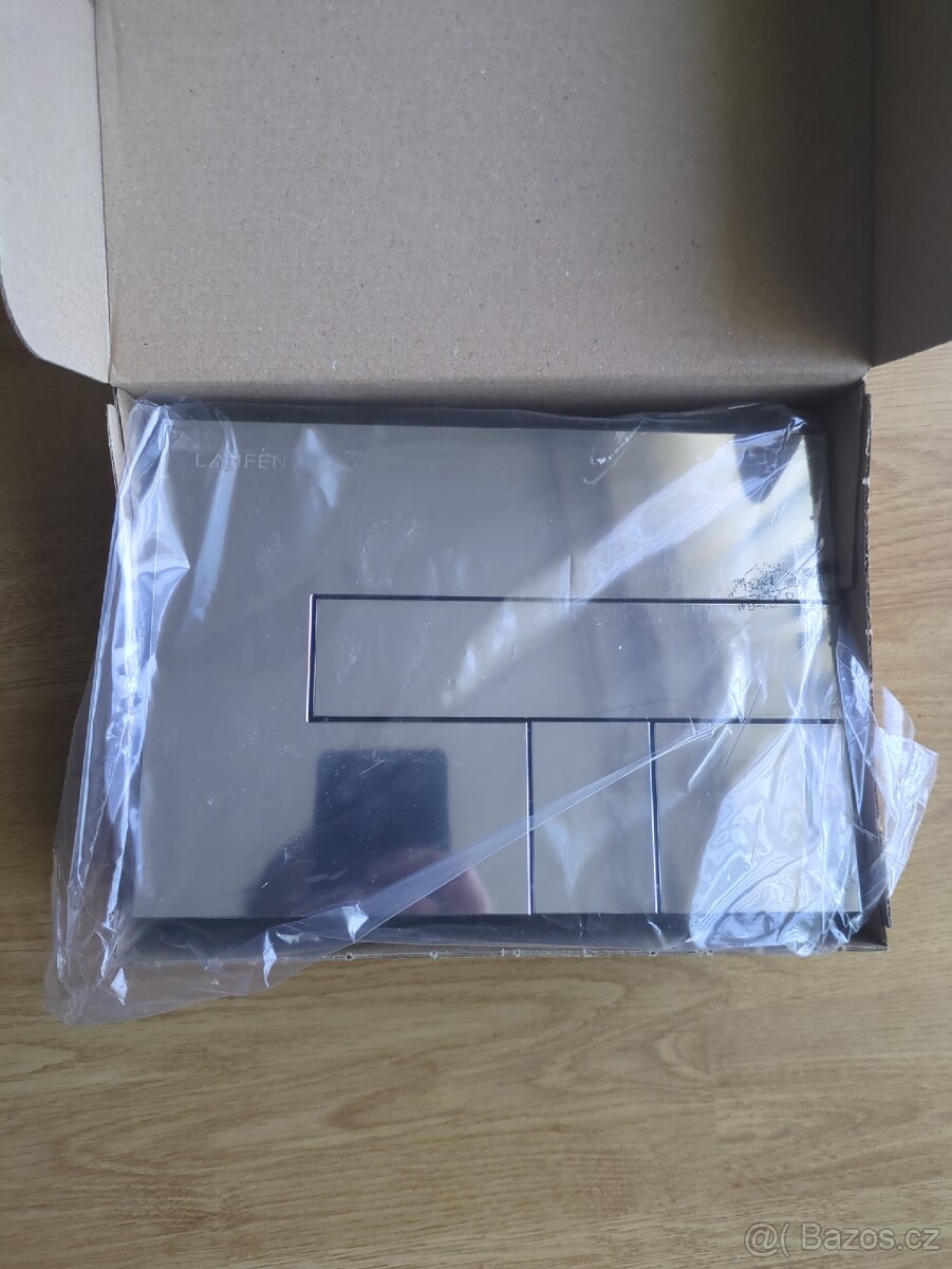 Laufen splachovaci tlacitko - 2