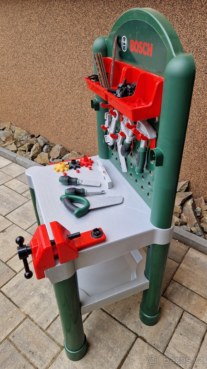 Dilenský stolek s nářadím - 2