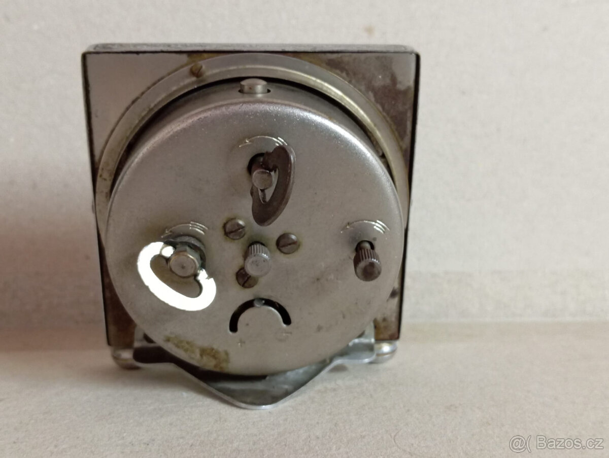 Starý budík z minulého století - 2