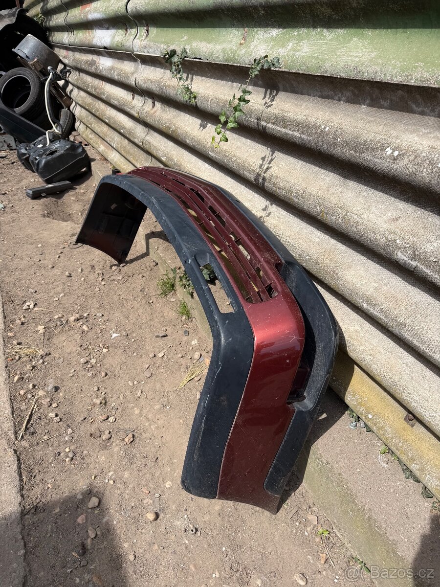 Nárazník audi V8 - 2