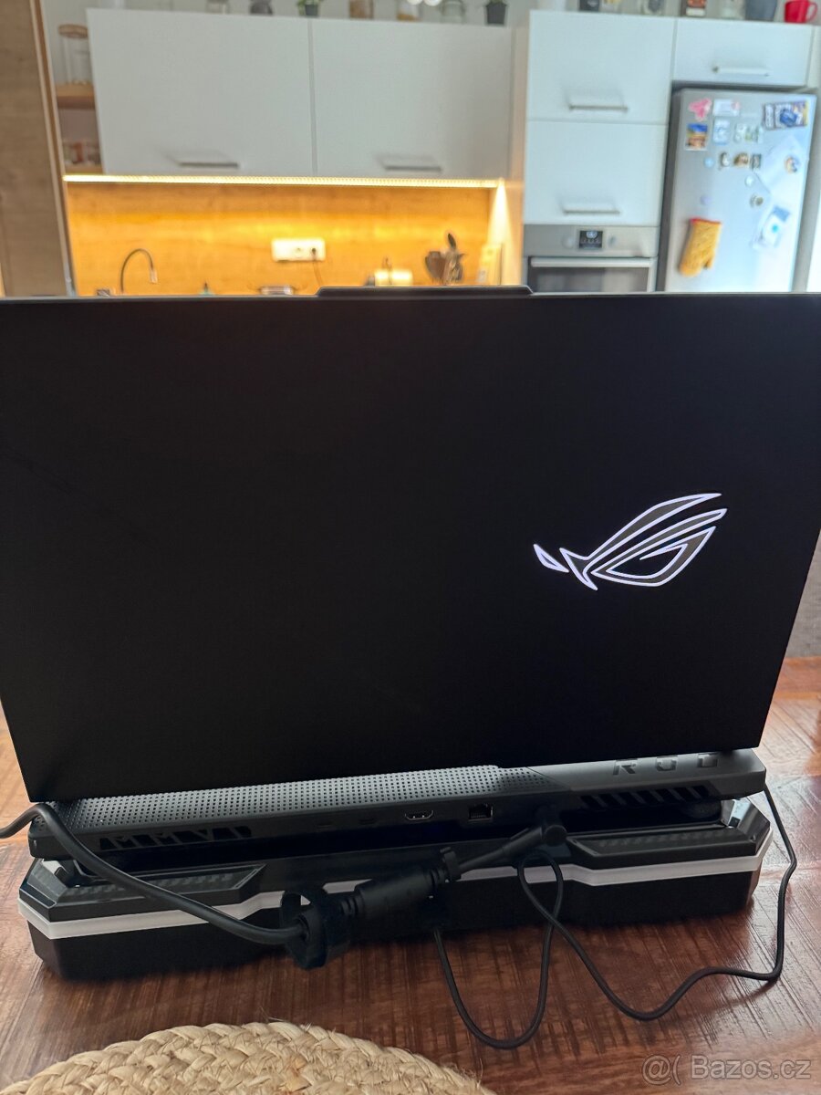 Asus Rog Srix 17,3”. Ryzen 7945HX3D RTX 4090 - 2