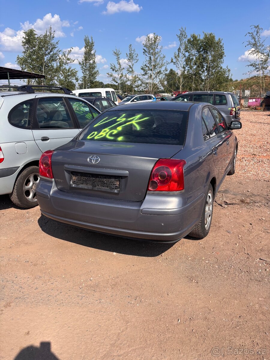 Toyota Avensis druhé generace - 2
