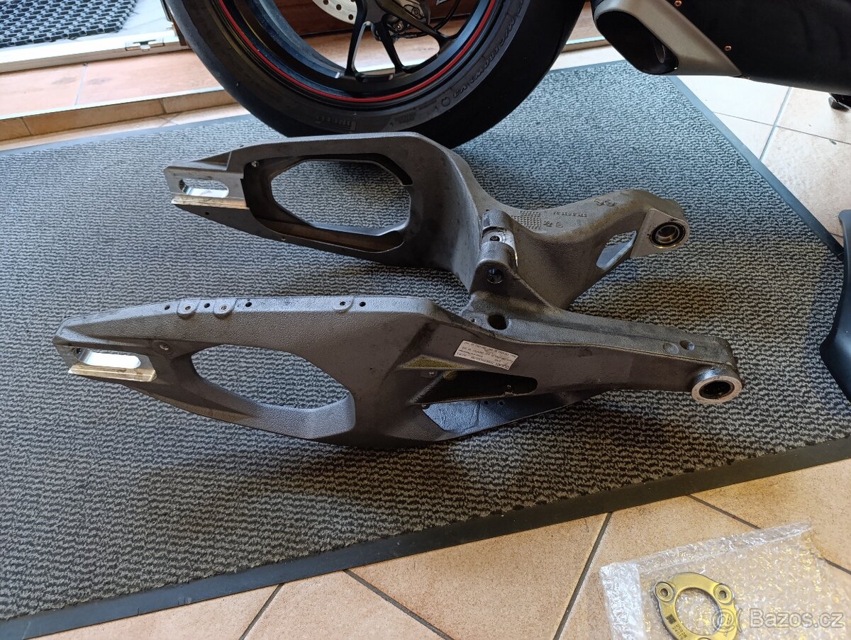 Panigale v4 2025 kývačka - 2