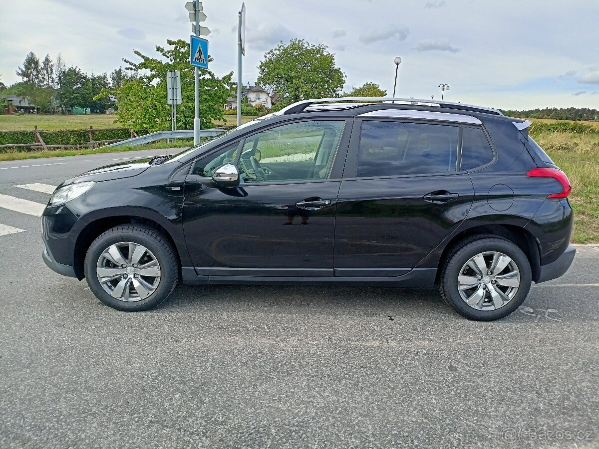 Peugeot 2008 1.2 VTi STYLE - 2