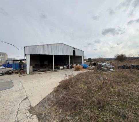 Dražba průmyslového areálu s výrobními a skladovacími halami - 2