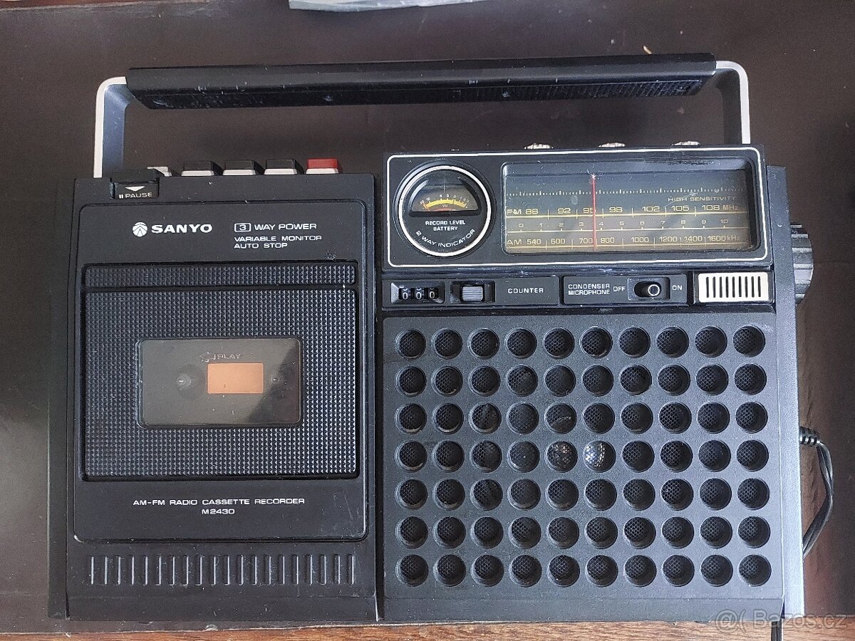 6 kusů - kazeťák, 2x walkmen, 3 rádia - 2