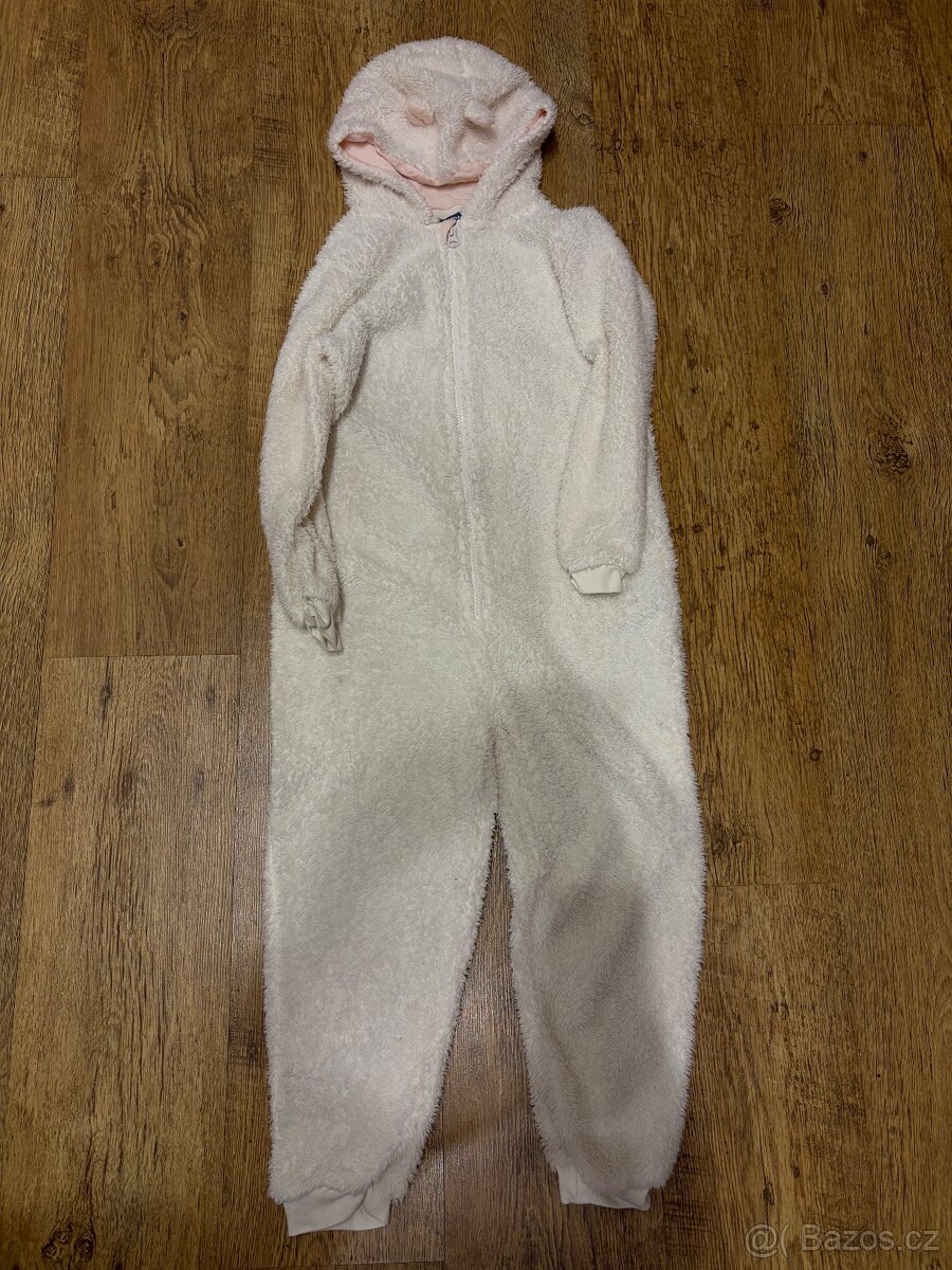 Balík oblečení pro holčičku vel. 122-128, 17 kusů - 2