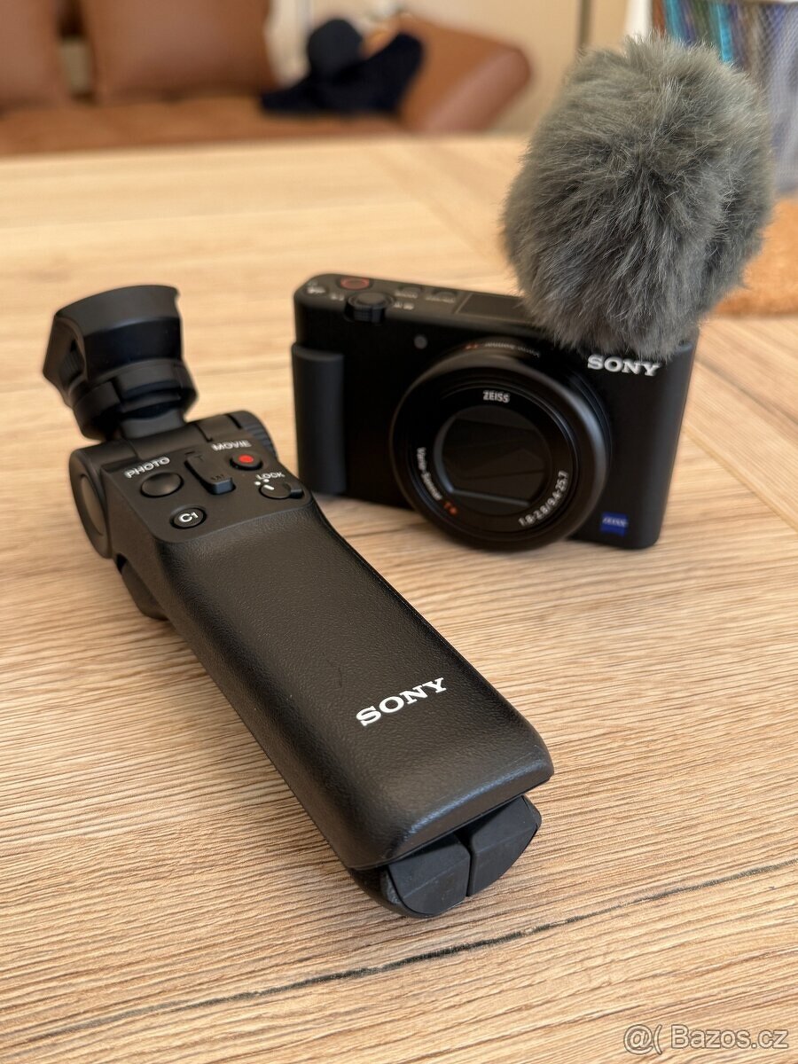 Prodam vlogovaci fotoaparat Sony ZV1 - 2