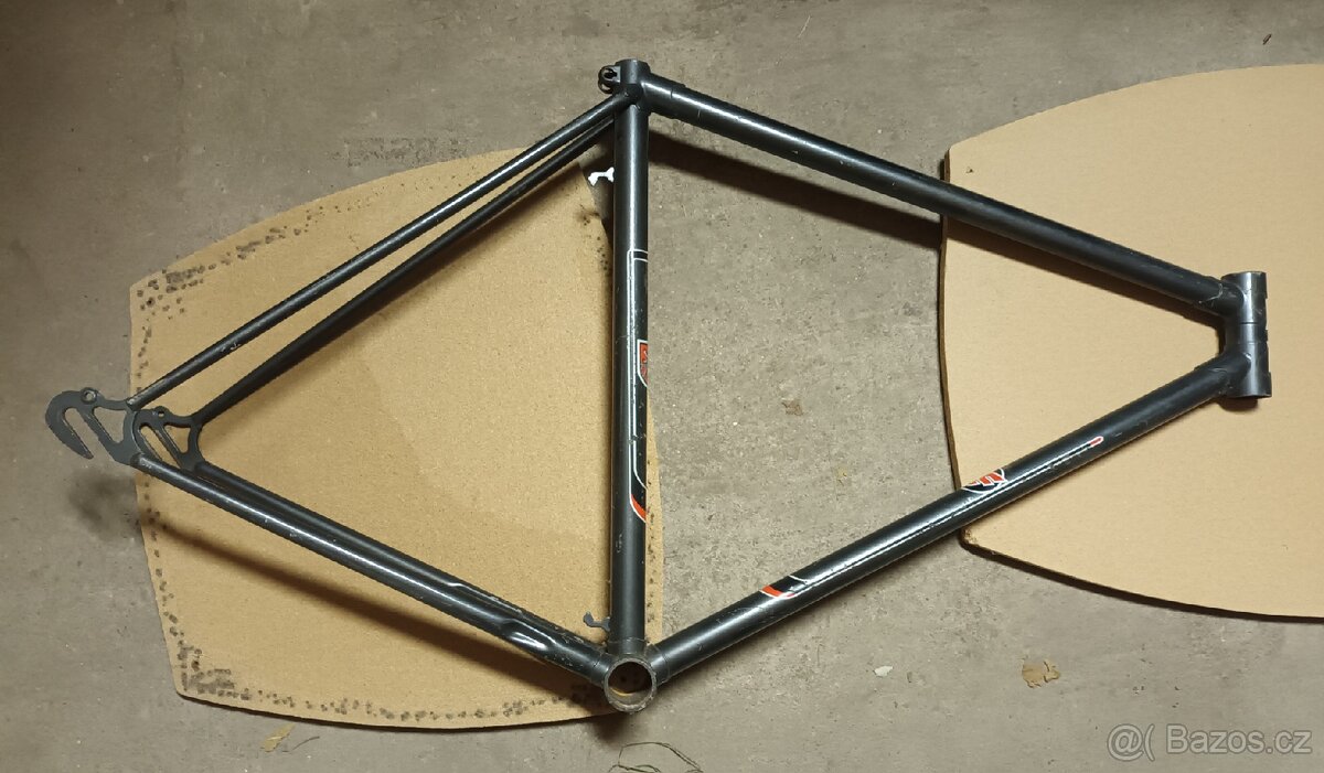 Rámy starých kol - 2