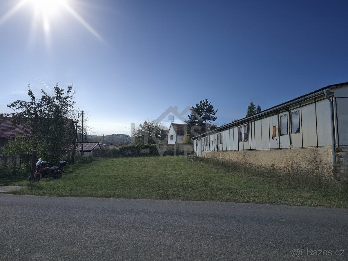 Prodej komerčního pozemku 1 297 m², Vinařice, ev.č. 01023 - 2